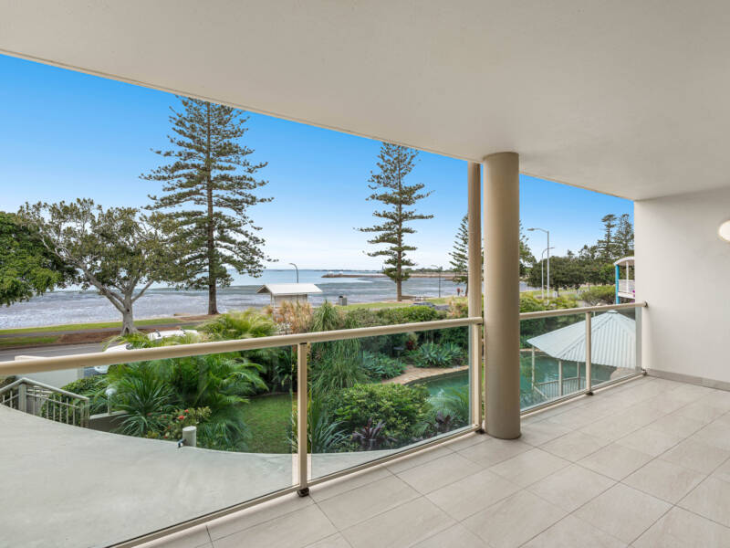 2/65 Waterloo Esplanade, Wynnum, QLD 4178 Australia