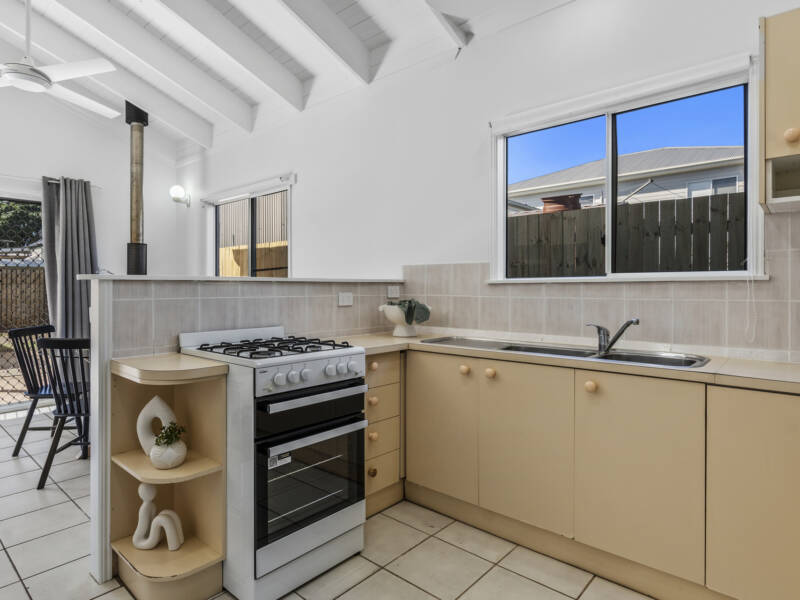 11 Haig Street, Wynnum West, QLD 4178 AUS