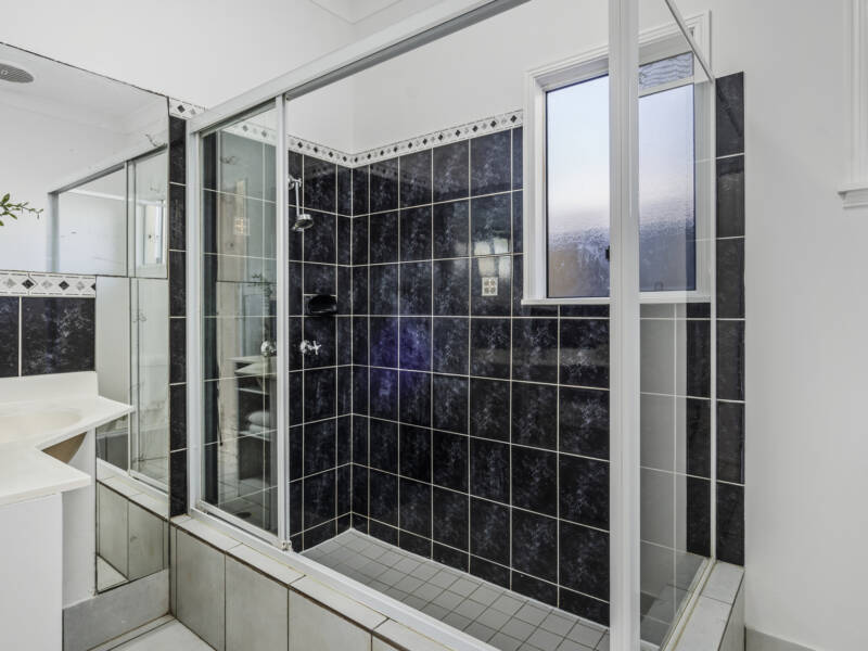 11 Haig Street, Wynnum West, QLD 4178 AUS