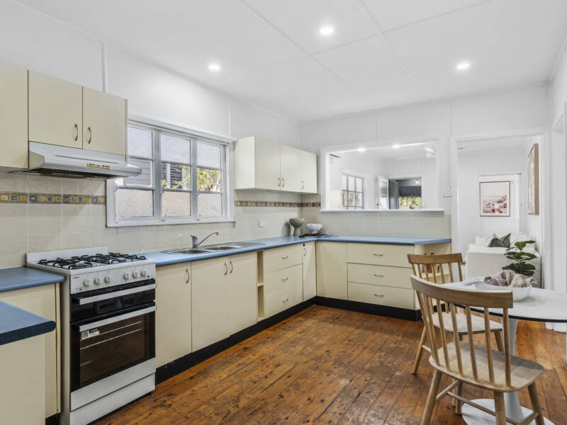 11 Haig Street, Wynnum West, QLD 4178 AUS