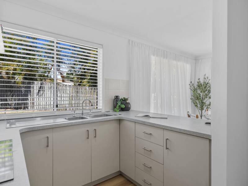 15 Jared Place, Wynnum West, QLD 4178 AUS