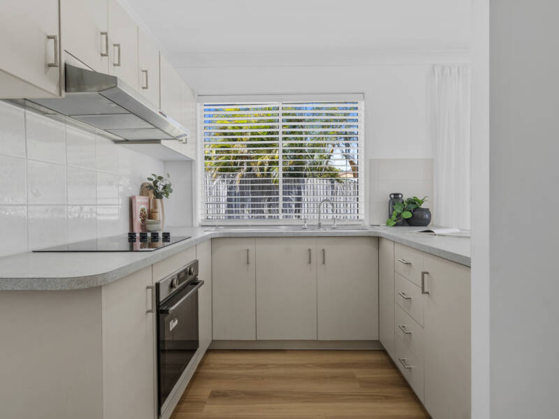 15 Jared Place, Wynnum West, QLD 4178 AUS