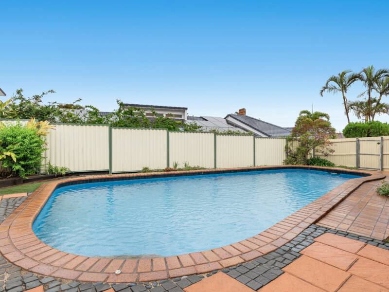 12 Wallen Place, Wynnum West, QLD 4178 AUS