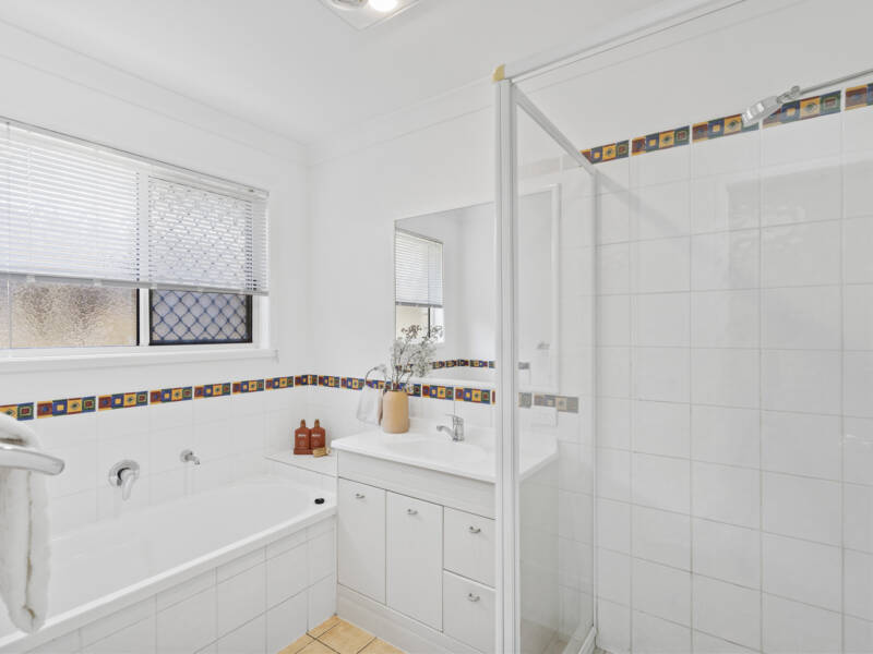 35 Macadamia Street, Wynnum West, QLD 4178 AUS