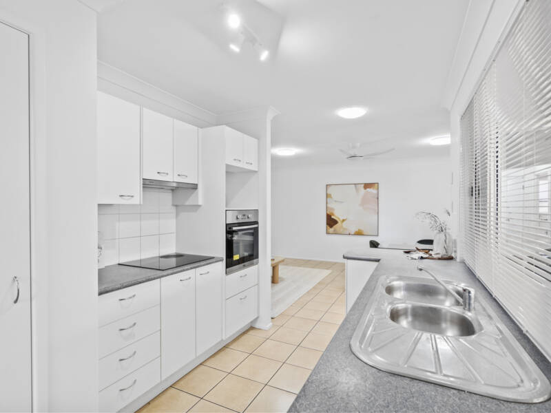 35 Macadamia Street, Wynnum West, QLD 4178 AUS