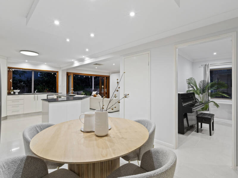 15 Primrose Parade, Wynnum, QLD 4178 AUS