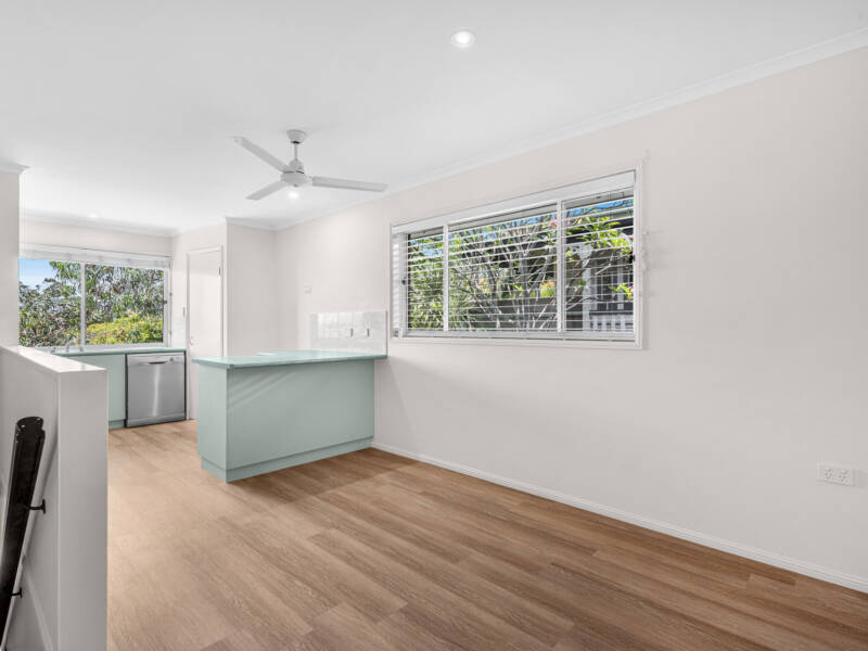 14a Oakley Street, Manly, QLD 4179 Australia