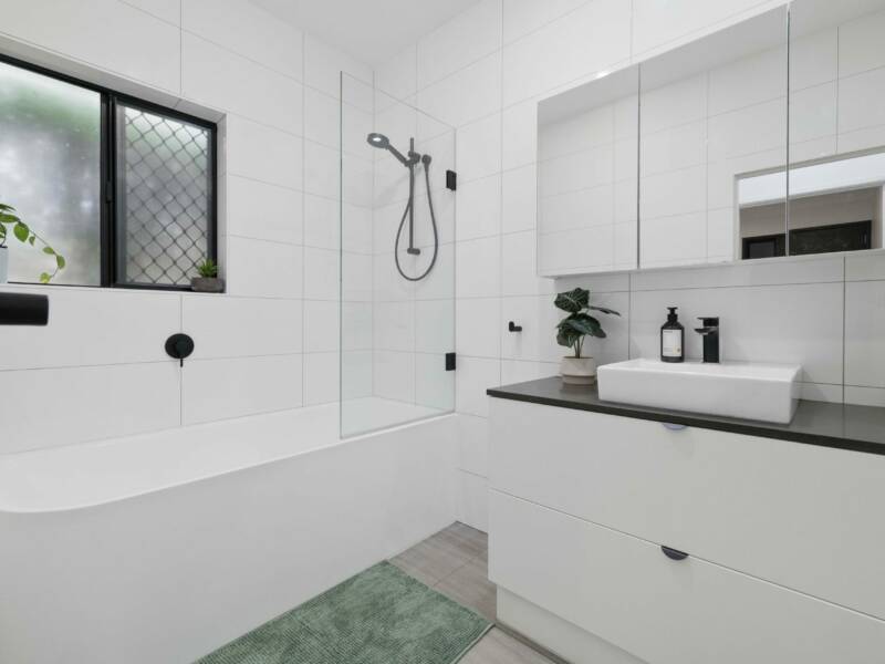 16 Lyrian Street, Manly West, QLD 4179 Australia