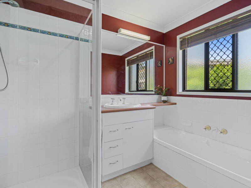 102 Greta Street, Manly West, QLD 4179 AUS