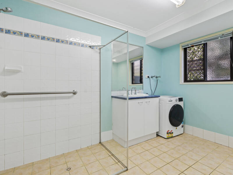 102 Greta Street, Manly West, QLD 4179 AUS