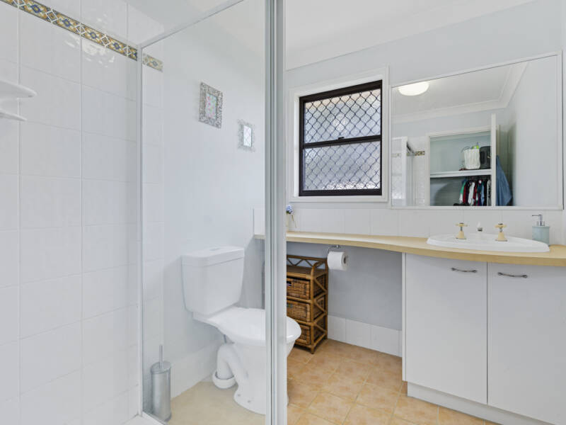 102 Greta Street, Manly West, QLD 4179 AUS