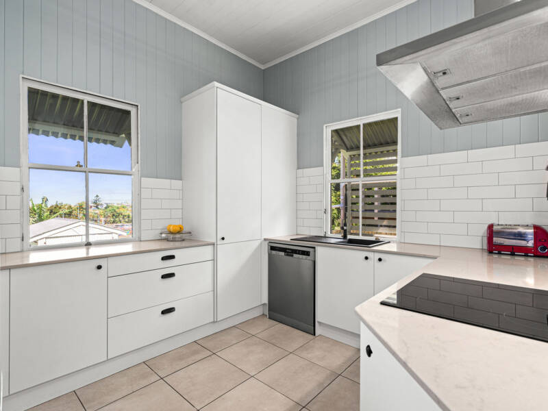 39 Gordon Parade, Manly, QLD 4179 AUS