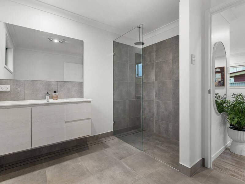 11 Earl Parade, Manly, QLD 4179 AUS