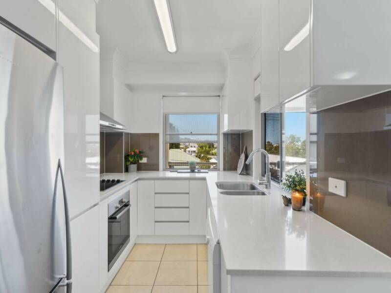 2/54 Yamboyna Street, Manly, QLD 4179 Australia