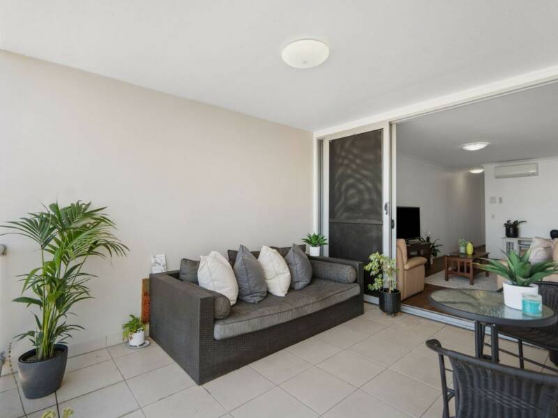 2/54 Yamboyna Street, Manly, QLD 4179 Australia