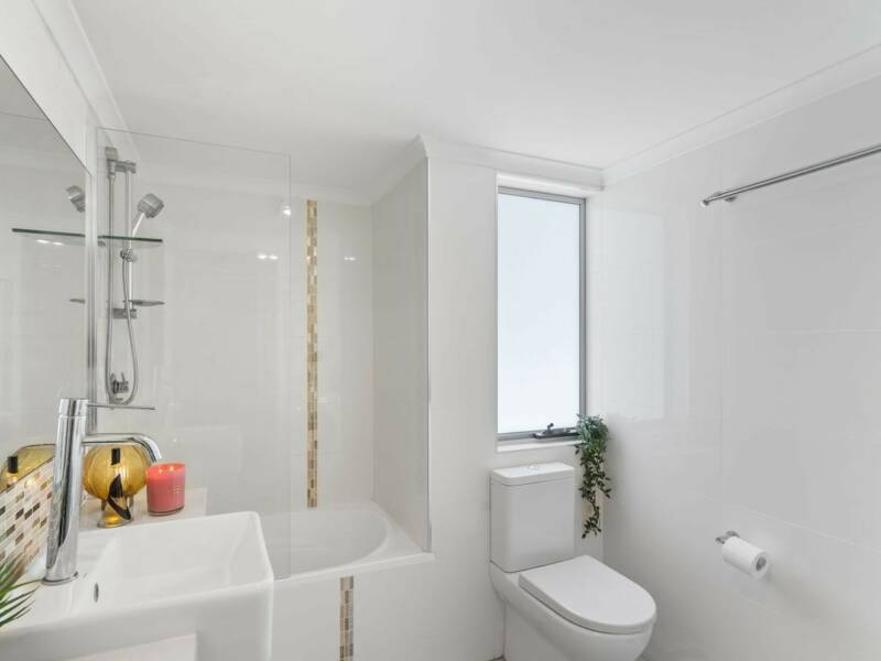 2/54 Yamboyna Street, Manly, QLD 4179 Australia