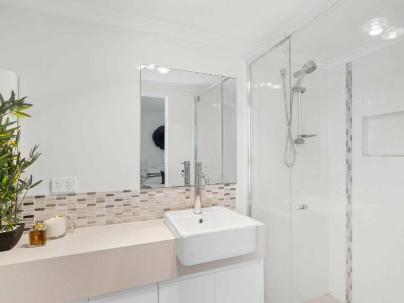 2/54 Yamboyna Street, Manly, QLD 4179 Australia