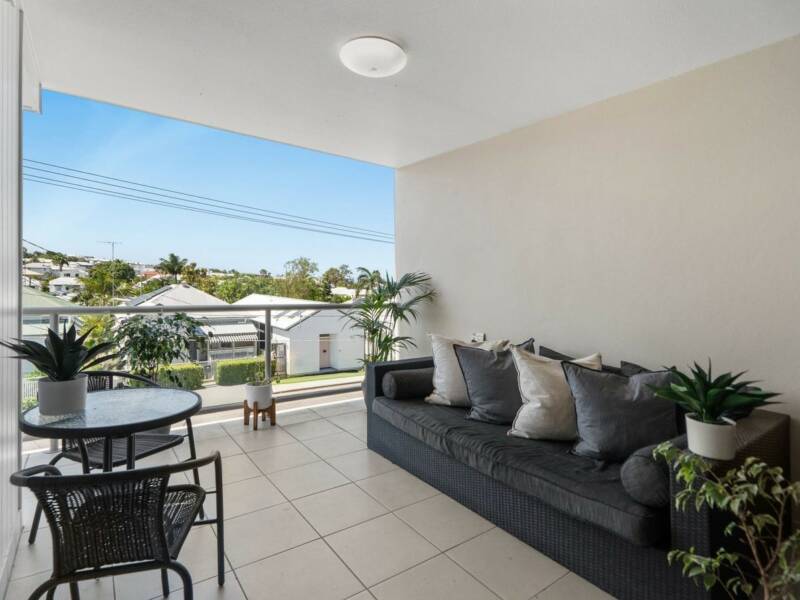 2/54 Yamboyna Street, Manly, QLD 4179 Australia