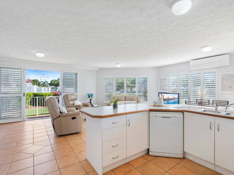 1/155 Wynnum Esplanade, Wynnum, QLD 4178 Australia