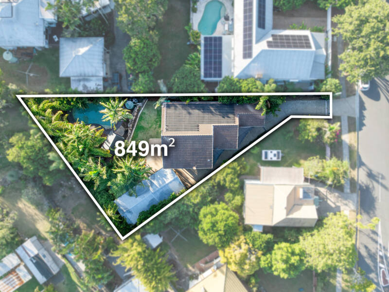 241 Ernest Street, Lota, QLD 4179 AUS