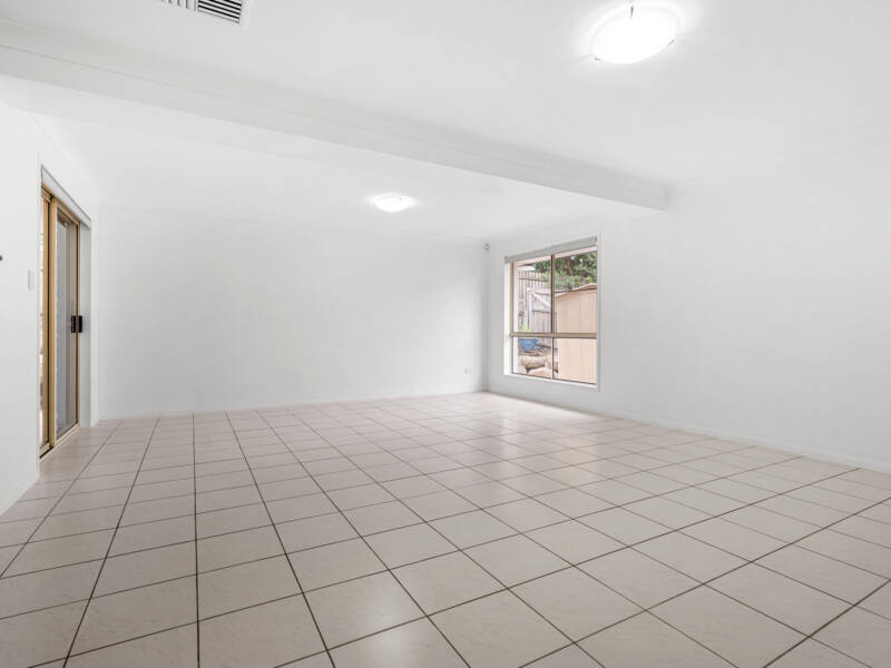 27 Bishop Place, Carindale, QLD 4152 Australia