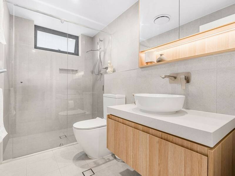 12/10 Bay Terrace, Wynnum, QLD 4178 AUS