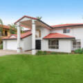 27 Bishop Place, Carindale, QLD 4152 Australia