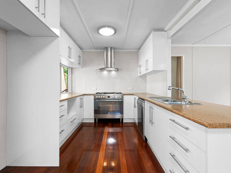 80 Roseneath Parade, Wynnum West, QLD 4178 Australia