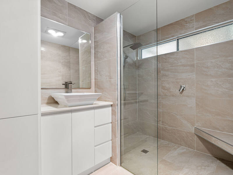 80 Roseneath Parade, Wynnum West, QLD 4178 Australia