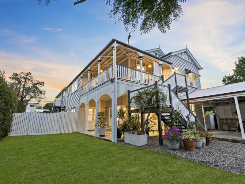 10 Bushing Street, Wynnum West, QLD 4178 AUS