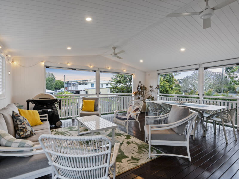 10 Bushing Street, Wynnum West, QLD 4178 AUS