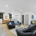 10 Bushing Street, Wynnum West, QLD 4178 AUS