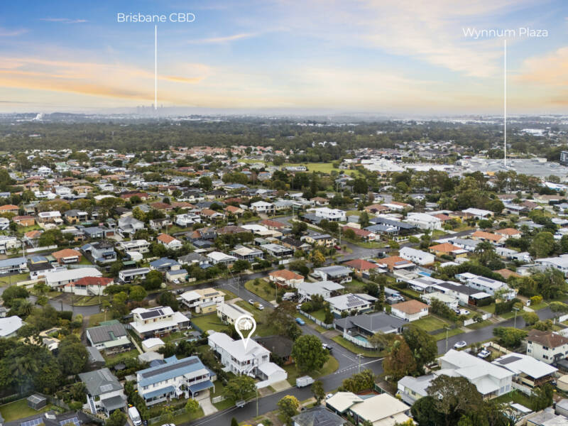 10 Bushing Street, Wynnum West, QLD 4178 AUS
