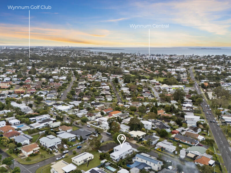 10 Bushing Street, Wynnum West, QLD 4178 AUS
