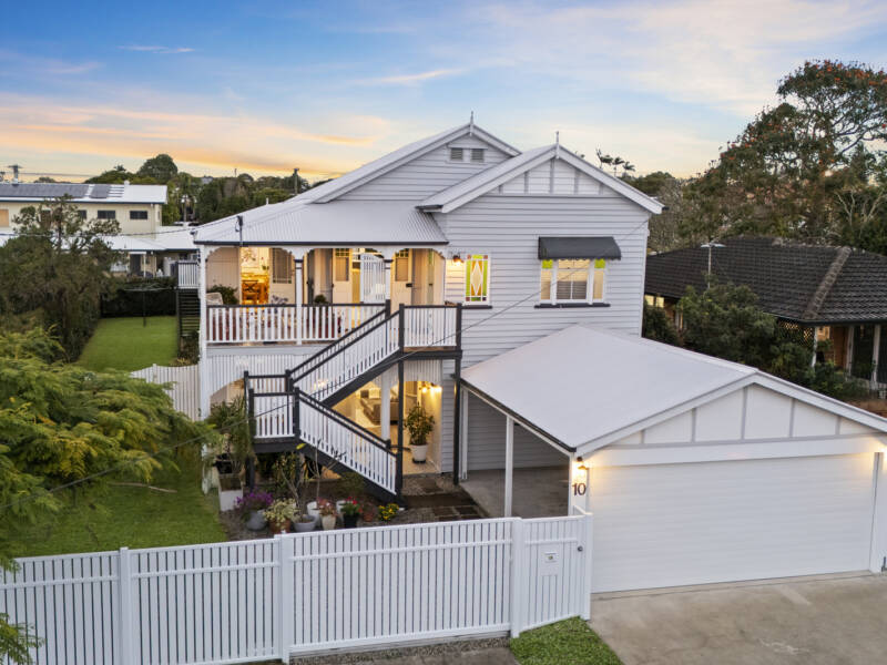 10 Bushing Street, Wynnum West, QLD 4178 AUS