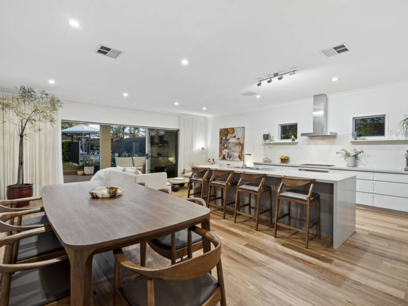 12 Foch Street, Wynnum West, QLD 4178 AUS