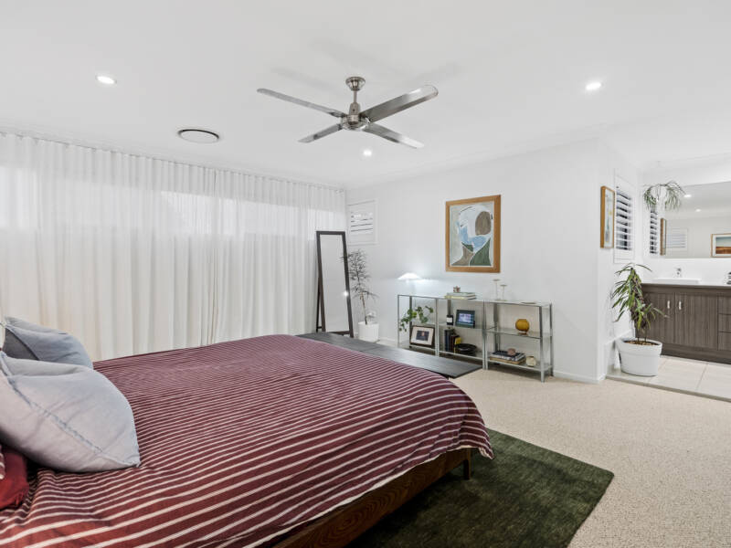 12 Foch Street, Wynnum West, QLD 4178 AUS