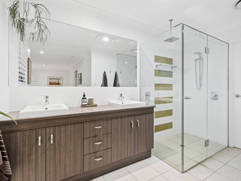 12 Foch Street, Wynnum West, QLD 4178 AUS