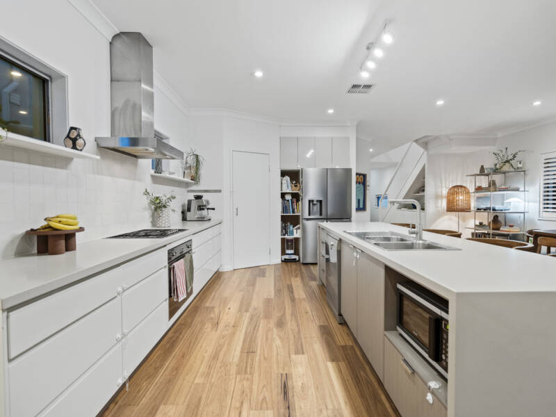 12 Foch Street, Wynnum West, QLD 4178 AUS