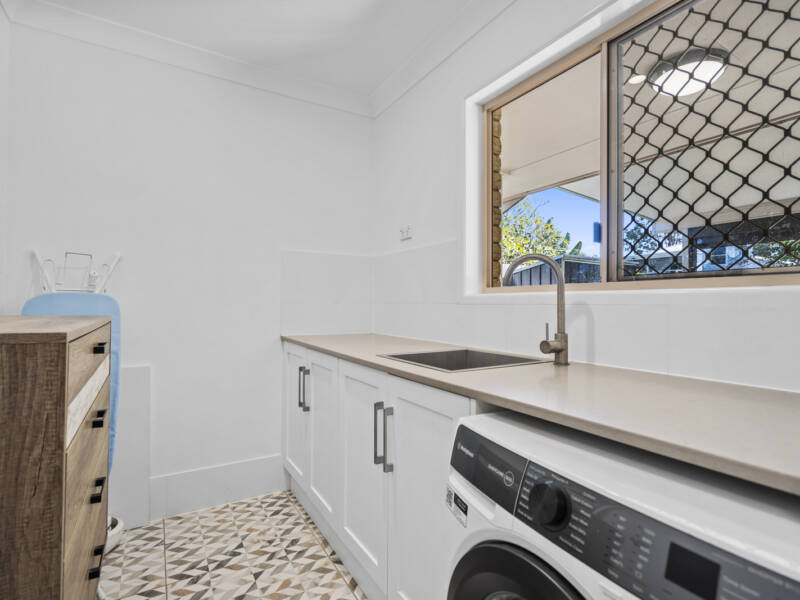 15 Daniel Street, Lota, QLD 4179 Australia
