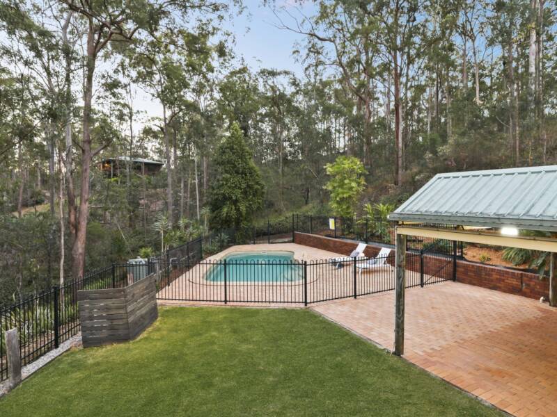 2 Jane Court, Cashmere, QLD 4500 AUS