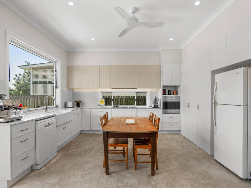 14 Thorrold Street, Wooloowin, QLD 4030 Australia