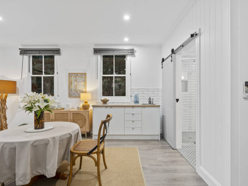 10 Bushing Street, Wynnum West, QLD 4178 AUS
