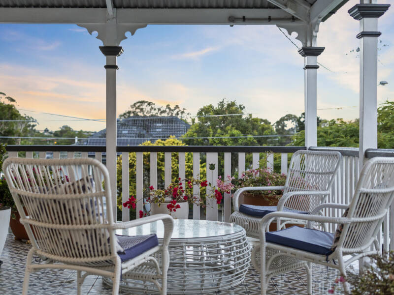 10 Bushing Street, Wynnum West, QLD 4178 AUS