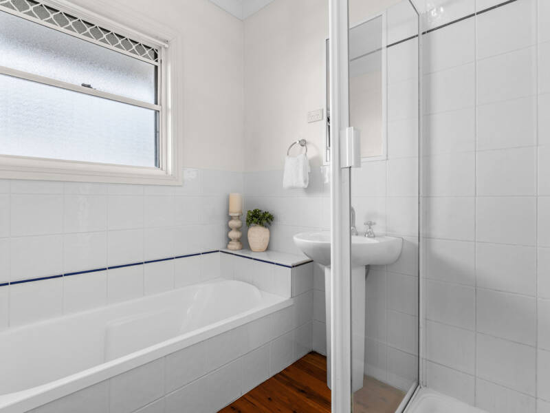 52 Duncan Street, Wynnum West, QLD 4178 AUS