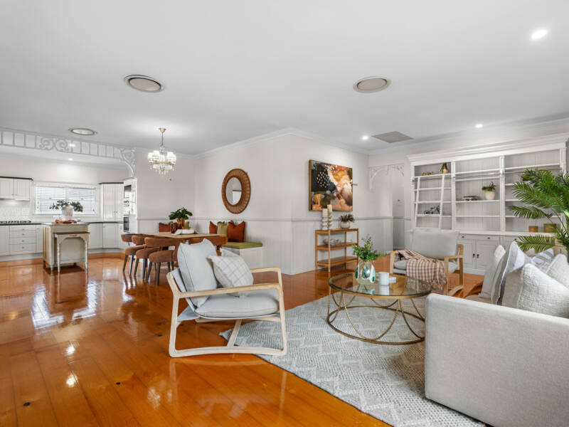 52 Duncan Street, Wynnum West, QLD 4178 AUS
